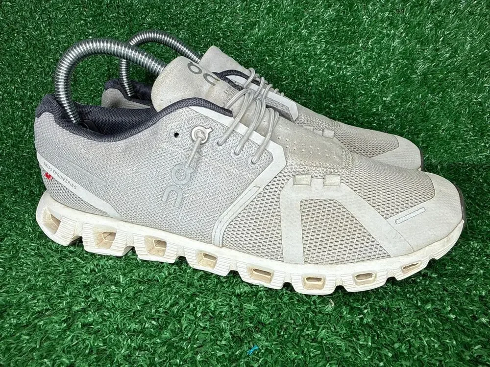 On Cloud 5 M Sz 7 W Sz 8.5 Glacier White Athletic Running Shoes Sneakers Comfort